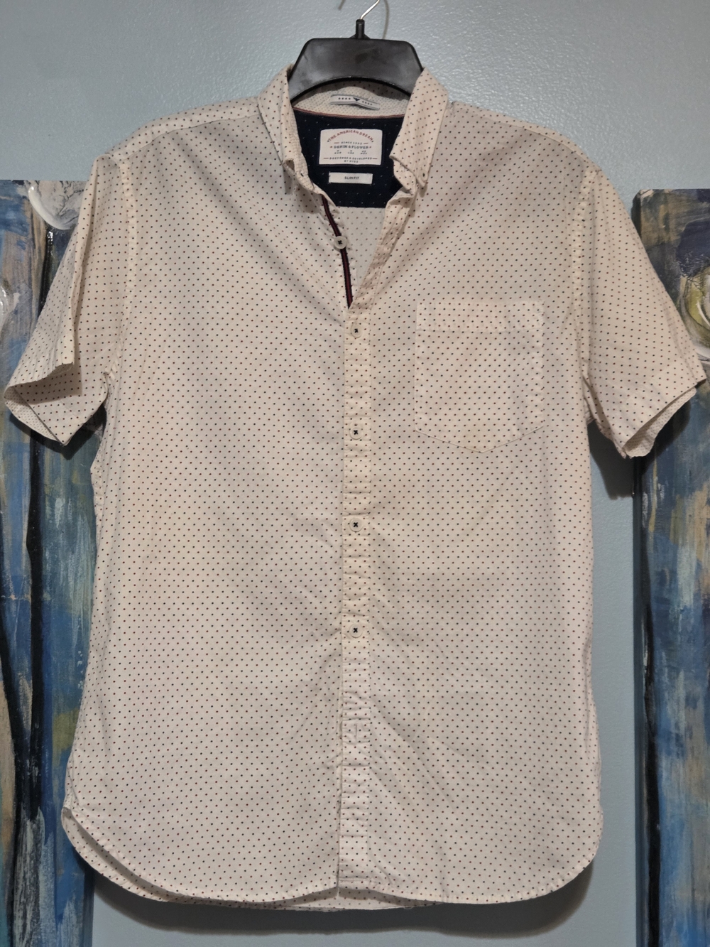 YOUNG Men's Short-Sleeve Button-Up Shirt in Light Pink with Dot Print